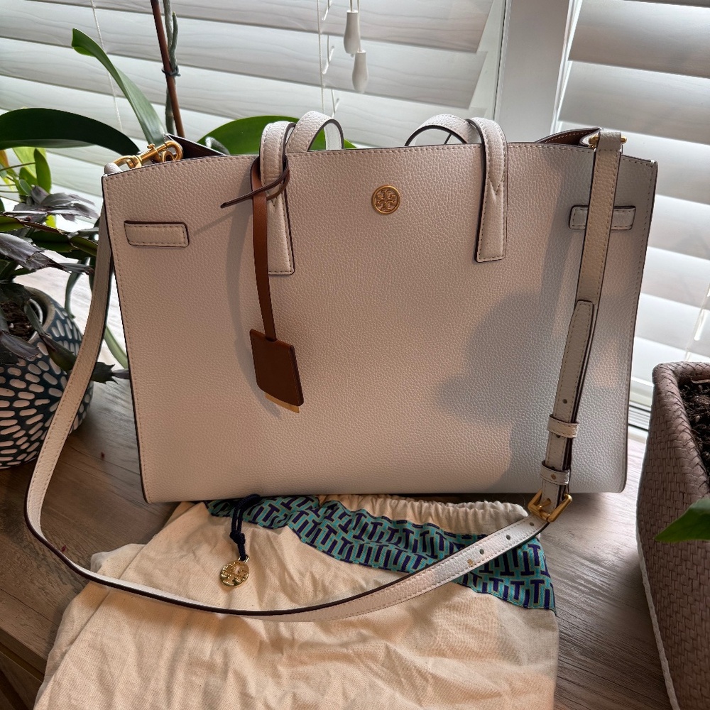 Tory Burch - Robinson Tote, White with gold accents